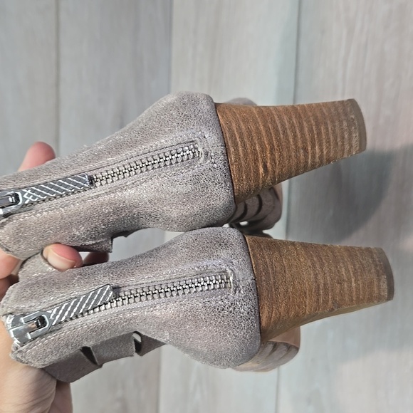 Donald J. Pliner Women Metallic Leather Zip Back Heeled Boots Shoes Sz 7.5M - Picture 5 of 11